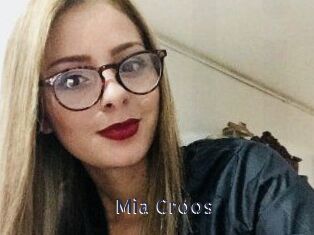 Mia_Croos