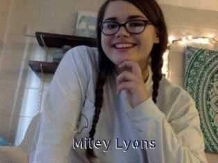 Miley_Lyons