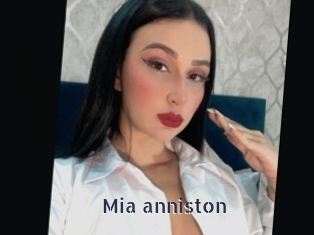 Mia_anniston